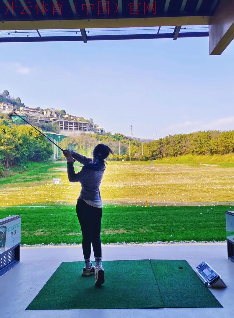 kai云体育官网开云高尔夫官网，高尔夫球技教学视频精选
